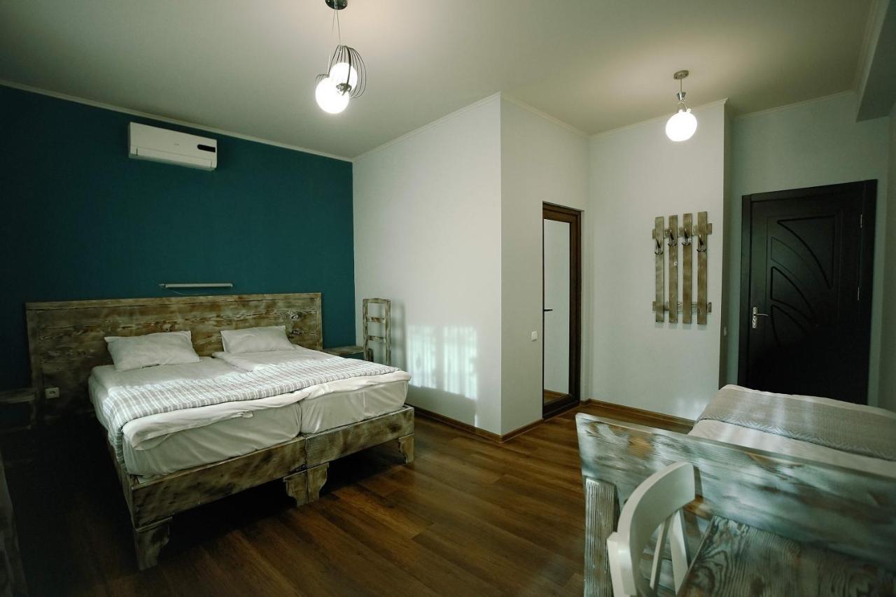 Hotel Kutaisi Globus エクステリア 写真