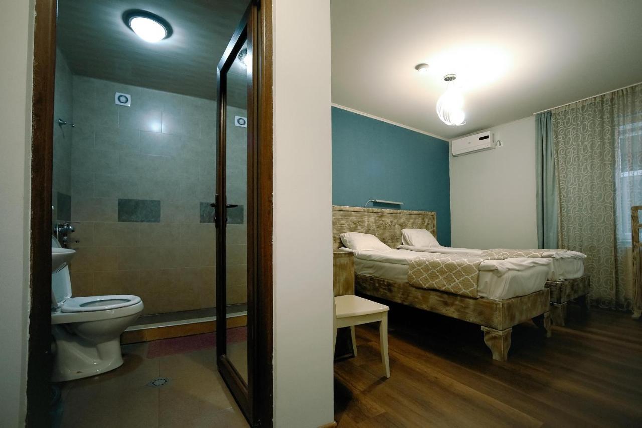 Hotel Kutaisi Globus エクステリア 写真
