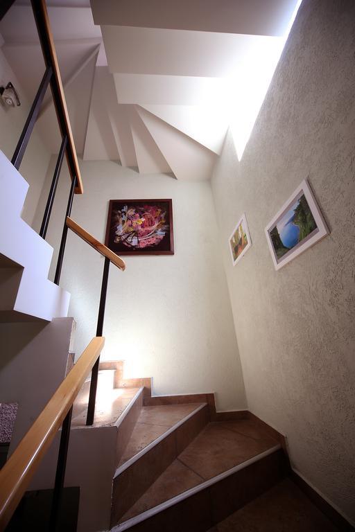 Hotel Kutaisi Globus エクステリア 写真