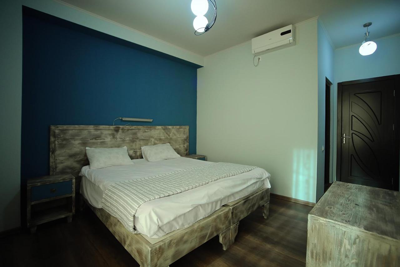 Hotel Kutaisi Globus エクステリア 写真