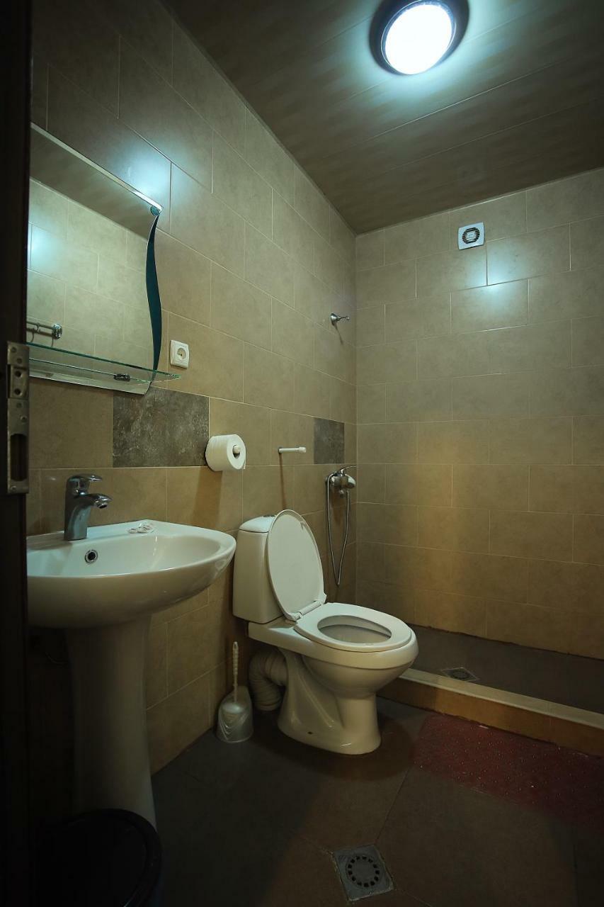 Hotel Kutaisi Globus エクステリア 写真